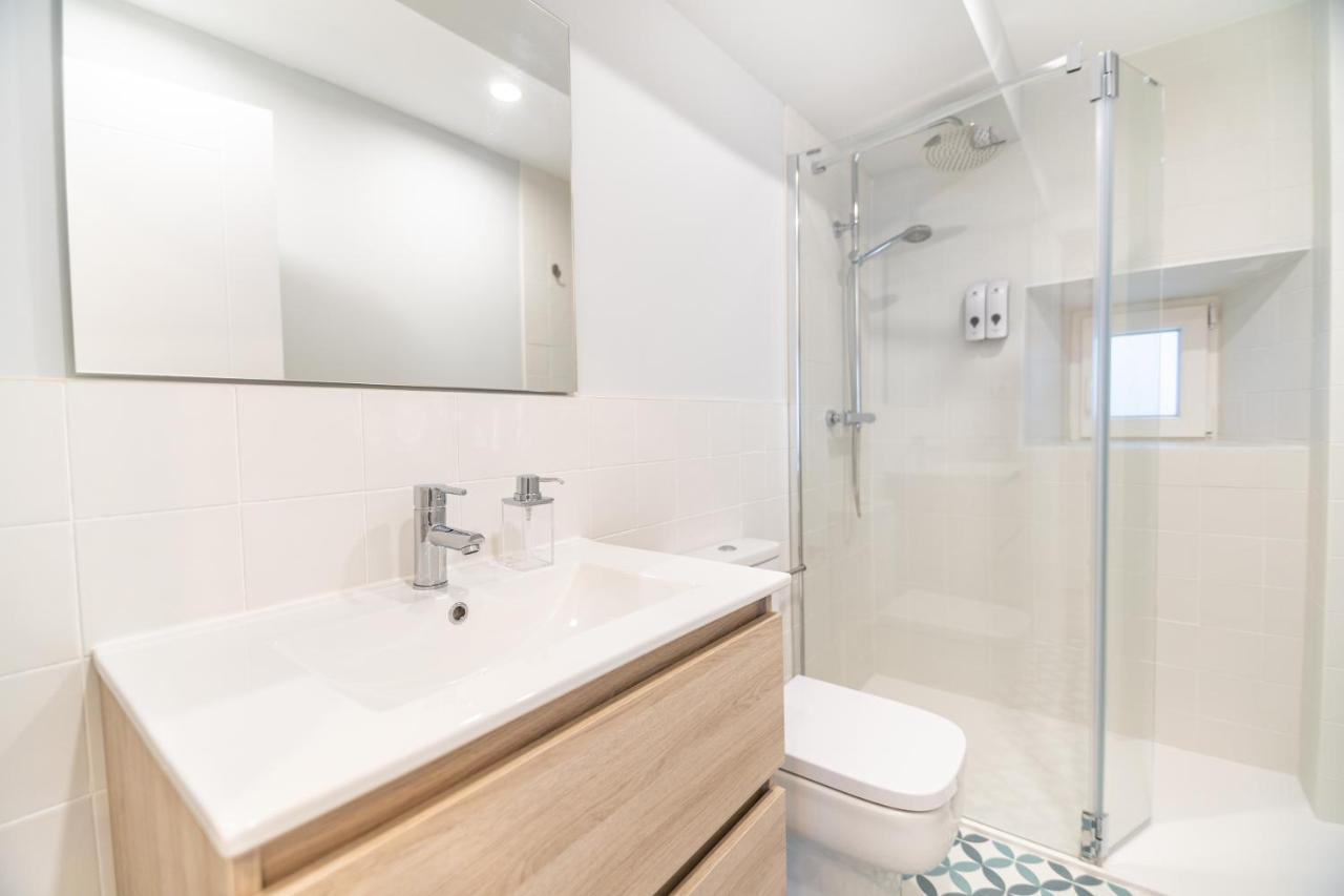 Villa Marta - Apartamentos Centricos Junto Al Mar กาสโตร-อูร์เดียเลส ภายนอก รูปภาพ