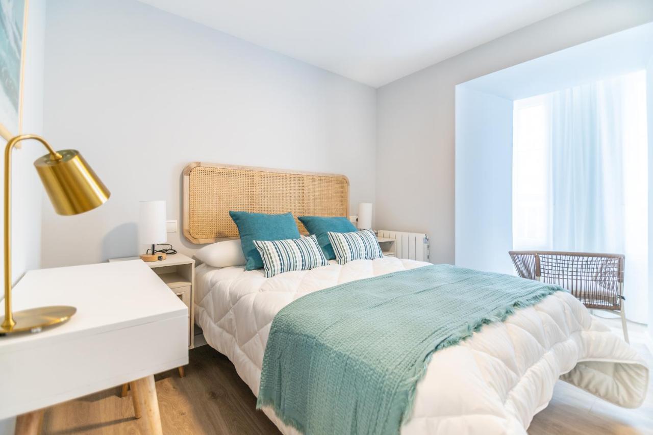 Villa Marta - Apartamentos Centricos Junto Al Mar กาสโตร-อูร์เดียเลส ภายนอก รูปภาพ