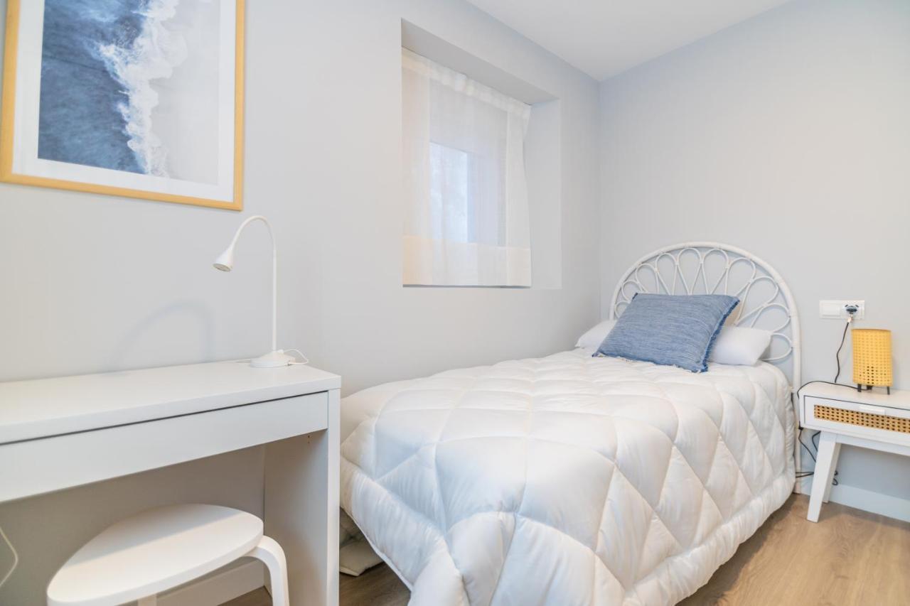 Villa Marta - Apartamentos Centricos Junto Al Mar กาสโตร-อูร์เดียเลส ภายนอก รูปภาพ