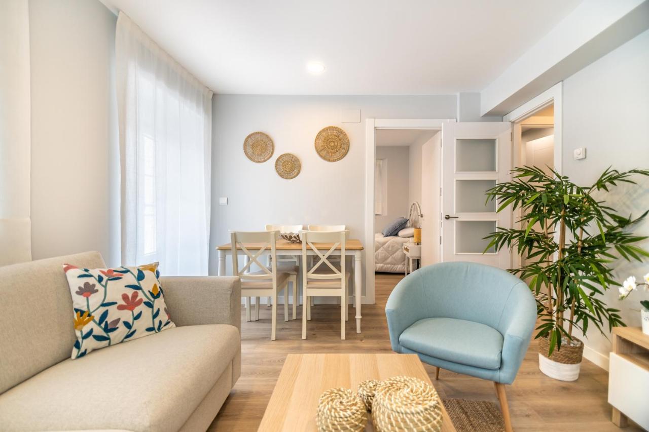 Villa Marta - Apartamentos Centricos Junto Al Mar กาสโตร-อูร์เดียเลส ภายนอก รูปภาพ