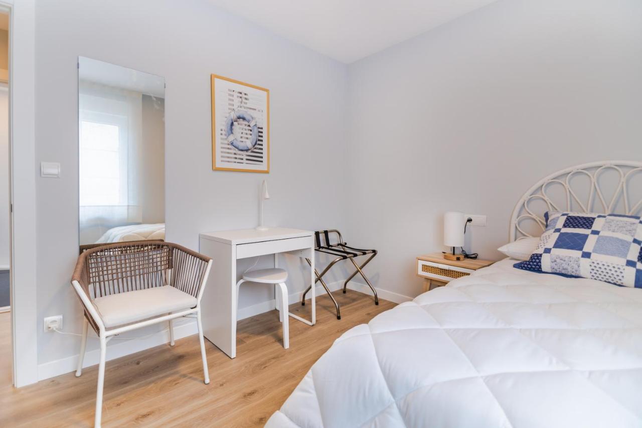 Villa Marta - Apartamentos Centricos Junto Al Mar กาสโตร-อูร์เดียเลส ภายนอก รูปภาพ